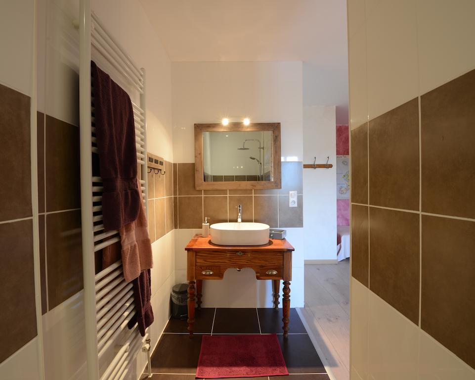La Maison Rouge Ladoix - Proche Beaune Номер фото
